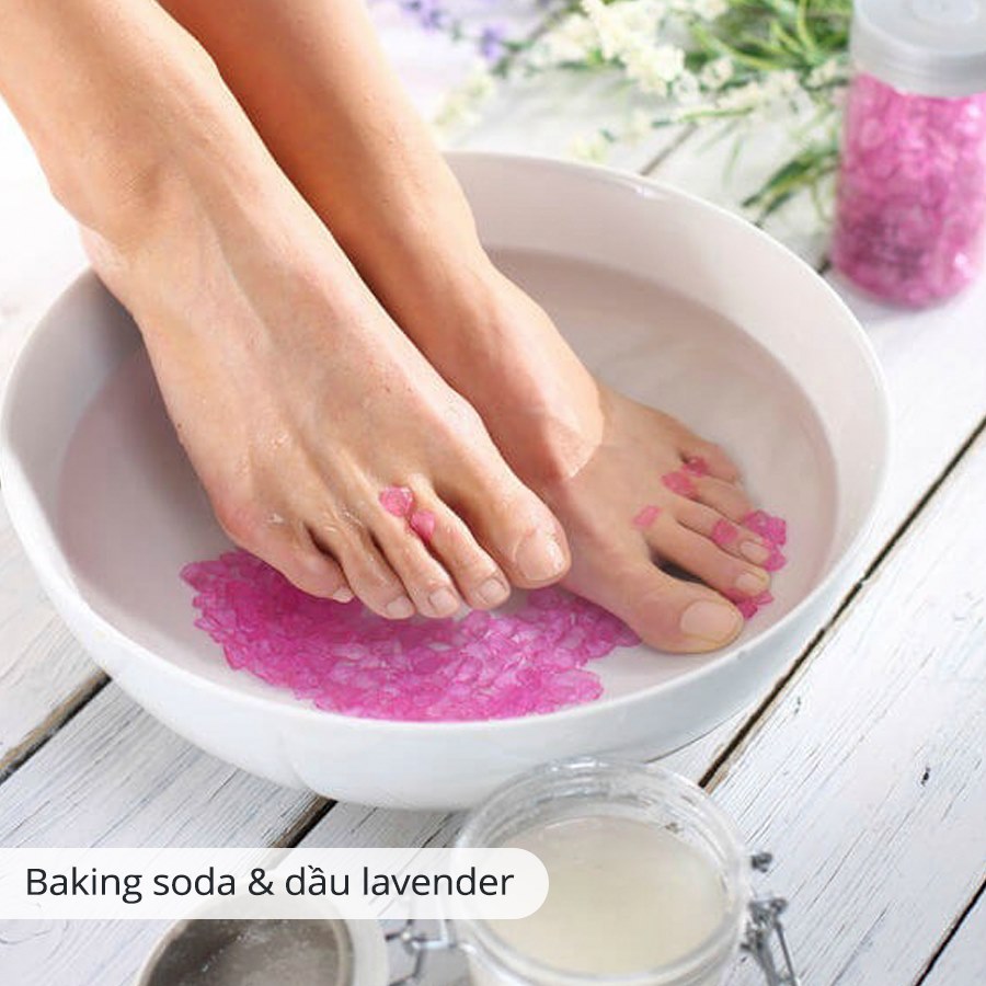 Ngâm chân với muối biển, baking soda